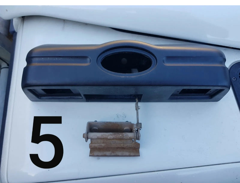 Land Rover Discovery 2 Fiberglass Tailgate Handle